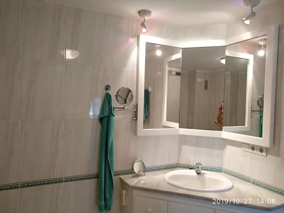 Estupendo Apartamento En Primera Linea De Playa Y Con Vistas Al Mar Denia Dış mekan fotoğraf